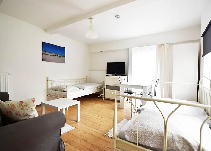 Work And Διαμέρισμα *