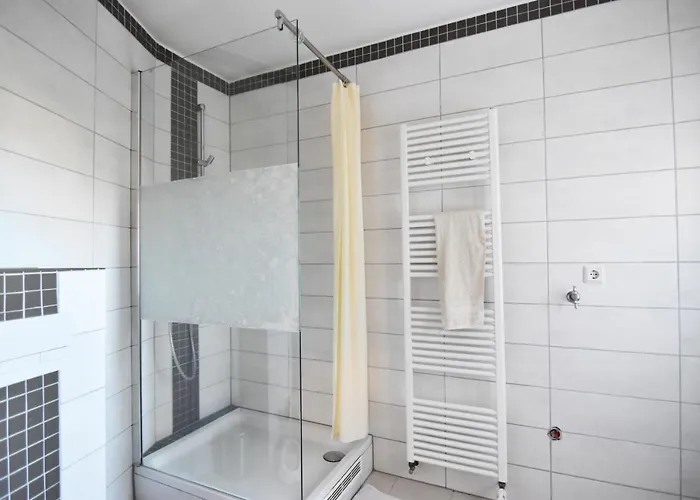 Work And Διαμέρισμα *