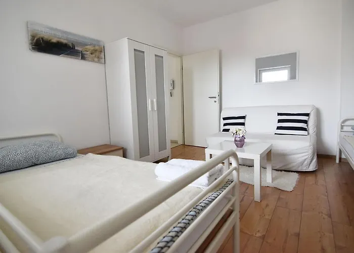 Διαμέρισμα Work And